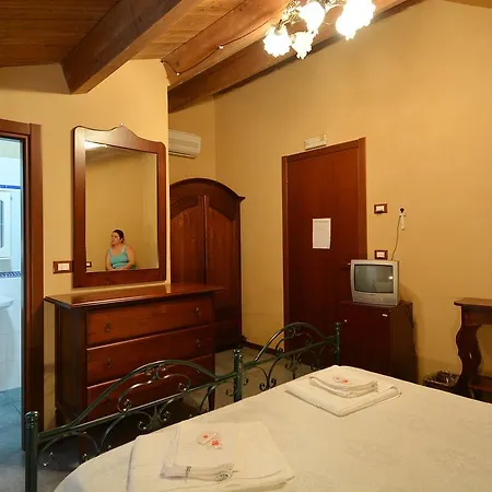 La Castellana 拉古萨的码头