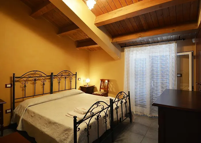 Oda ve Kahvaltı La Castellana 4*