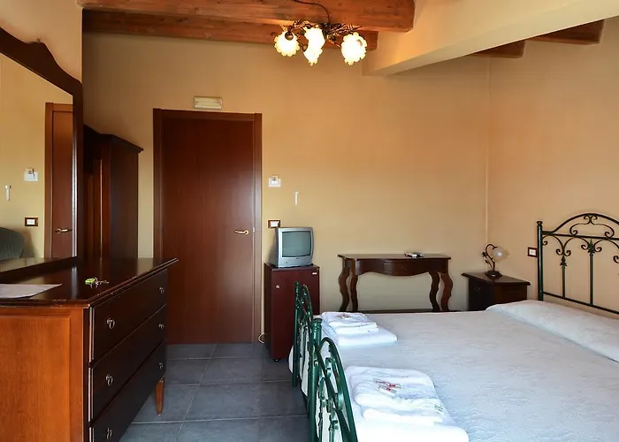 Oda ve Kahvaltı La Castellana