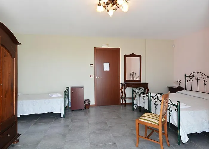 Oda ve Kahvaltı La Castellana 4*